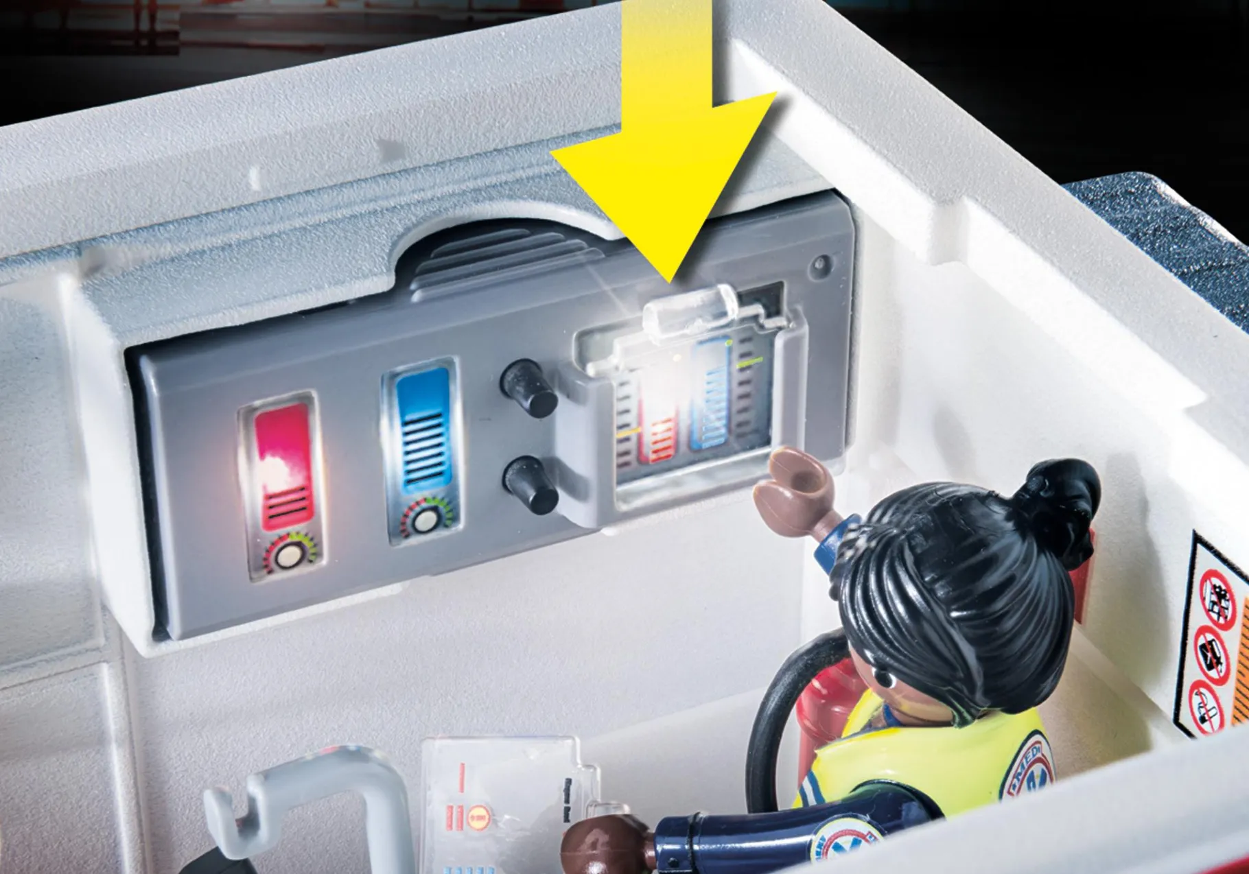 Rettungs-Fahrzeug: US Ambulance-PLAYMOBIL Online